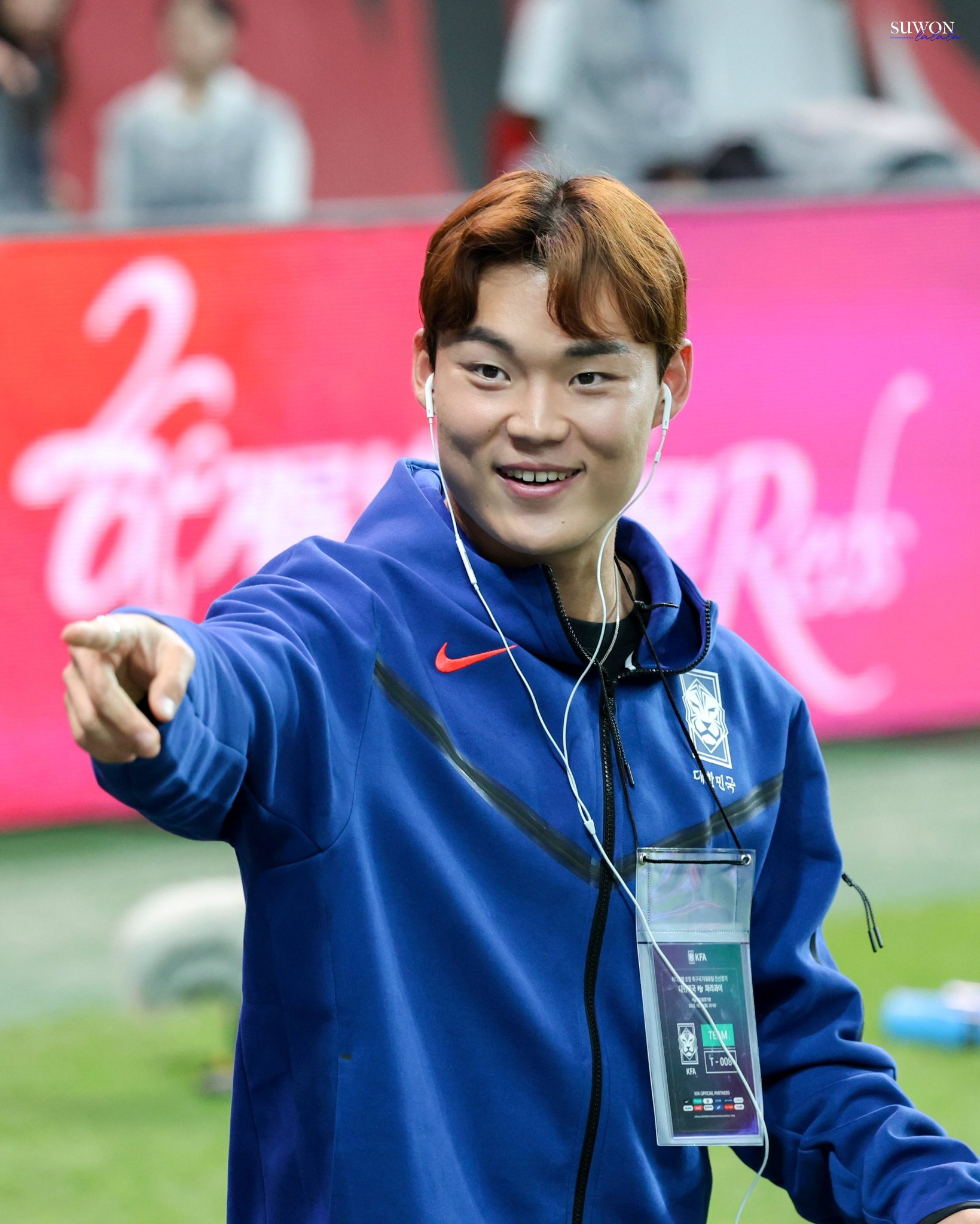 팬 서비스하는 오현규
