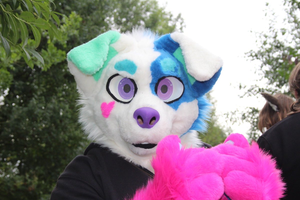 RubyLouFluff's tweet image. Ich freue mich auf den Herbst. So schöne bunte Blätter und kuscheliges Wetter 🫶🏻🥺