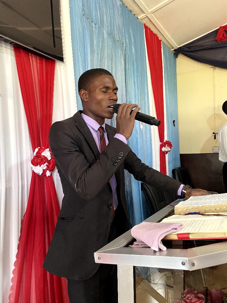 DLCF_AFIT's tweet image. Bonds were broken, Freedom was gotten. The children of the Lord are free from besetting sin or shame,the Deliverer has delivered them. We walk in this encounter 

#freefromsin #revived #freedomreigns #Sundayservice #dlcfafit #dlcf #DLconversations