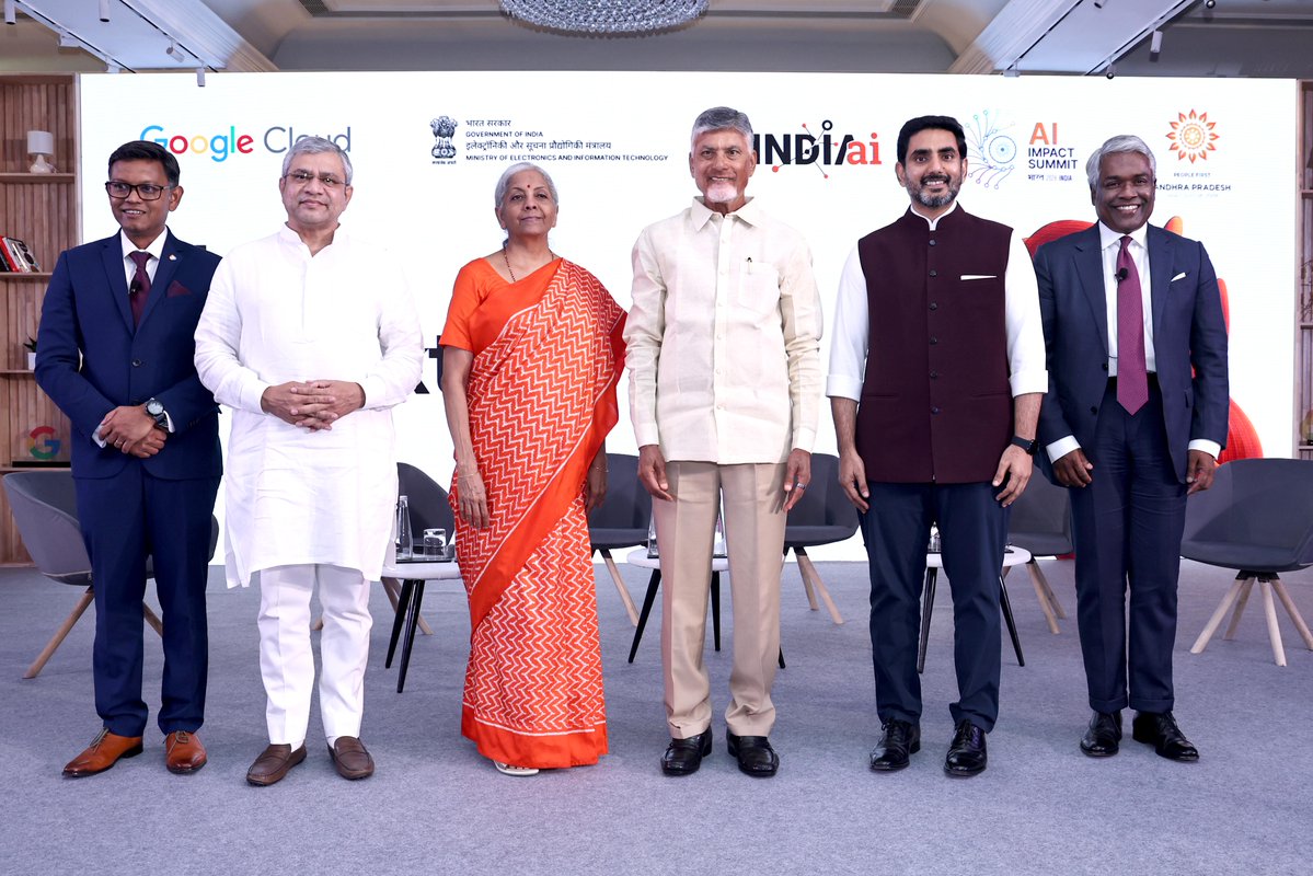 GoogleCloud_IN's tweet image. A new AI hub in Visakhapatnam to accelerate India's transformation 🇮🇳
This combines powerful AI infrastructure, data center capacity, new large-scale energy sources & an expanded fiber-optic network, all in one place! ➡️ goo.gle/43jSPJo
@OfficialINDIAai #BharatAIShakti