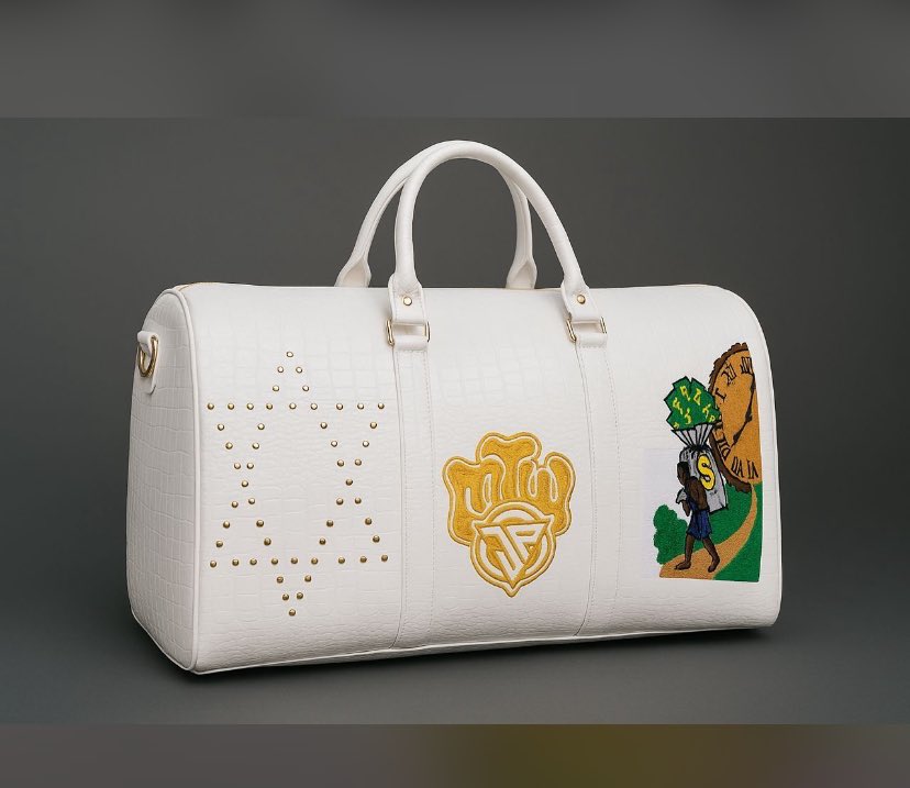Jaypeebagss's tweet photo. @SirDavidBent Custom made Duffel bags @grok #Patronize https://t.co/qtlzM14mjn