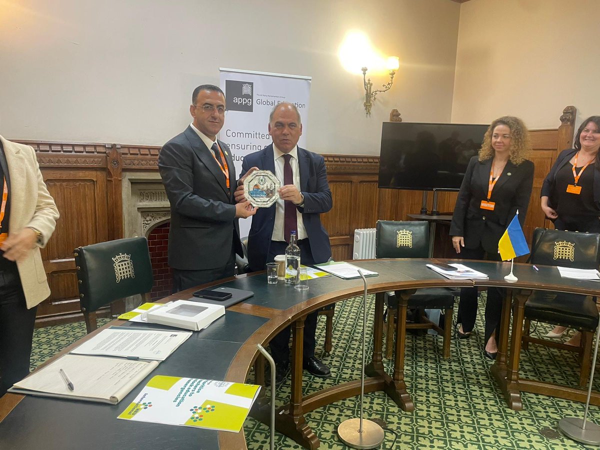 BambosMP's tweet image. For #WorldTeachersDay, I chaired a roundtable on Teachers in Emergencies hosted by @NEUnion &amp;amp; @appgglobaled, with powerful voices from Palestine and Ukraine 🇵🇸🇺🇦

We must protect teachers in conflict zones and continue to champion the vital role UK aid plays in global education.