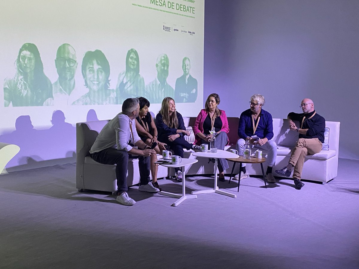 ¡Mapeando oportunidades de  #financiación en la mesa de debate de #Transformacionales en #Alicante! Gracias Carmen Marcos de <a href="/GVAivace/">IVACE+i</a>, Marta Lliteras de <a href="/treballsolidari/">Treball Solidari</a>, Eli Parres de #GALAsir, Salva Querol de <a href="/impulso_coop/">impulsocooperativo</a>  y Orfeo Balboa de #FirstDrop. Modera:  <a href="/diegotomases/">Diego Tomás</a>