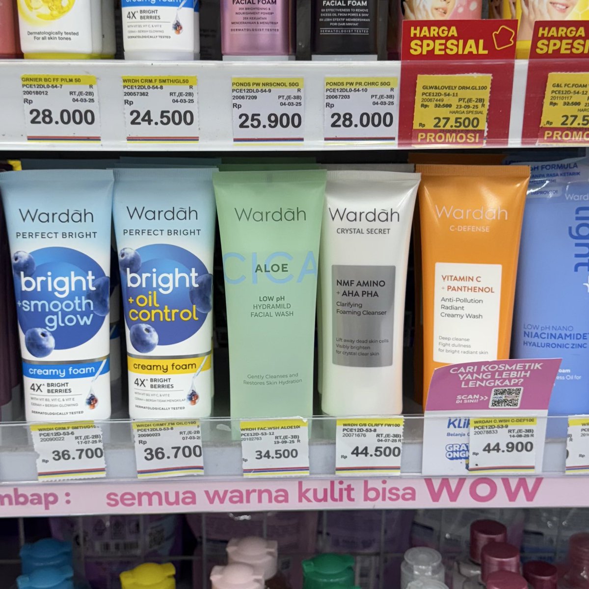 nanaspineapel's tweet image. Nemu hidden gem di Indomaret buat pejuang kulit sensitif!! Wardah Aloe Cica Cleanser ini tuh gentle banget gak bikin muka ketarik!🤍

Cussss buruan ke Indomaret terdekat sebelum kehabisan. Mumpung lagi ada promo jadi cuma 30k ajaa sampe 20 Oktober ini!😍