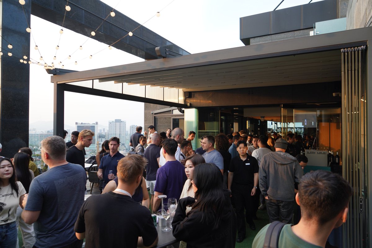 FlowTraders's tweet image. Our team participated in key events during Korea Blockchain Week 2025: check out the recap⬇️

🍽️ At our private dinner, &quot;Stable Dinner Serving RWA&quot; in Seoul, co-hosted with @071_labs, we enjoyed incredible food, a stunning city view, and, most importantly, engaging conversations…