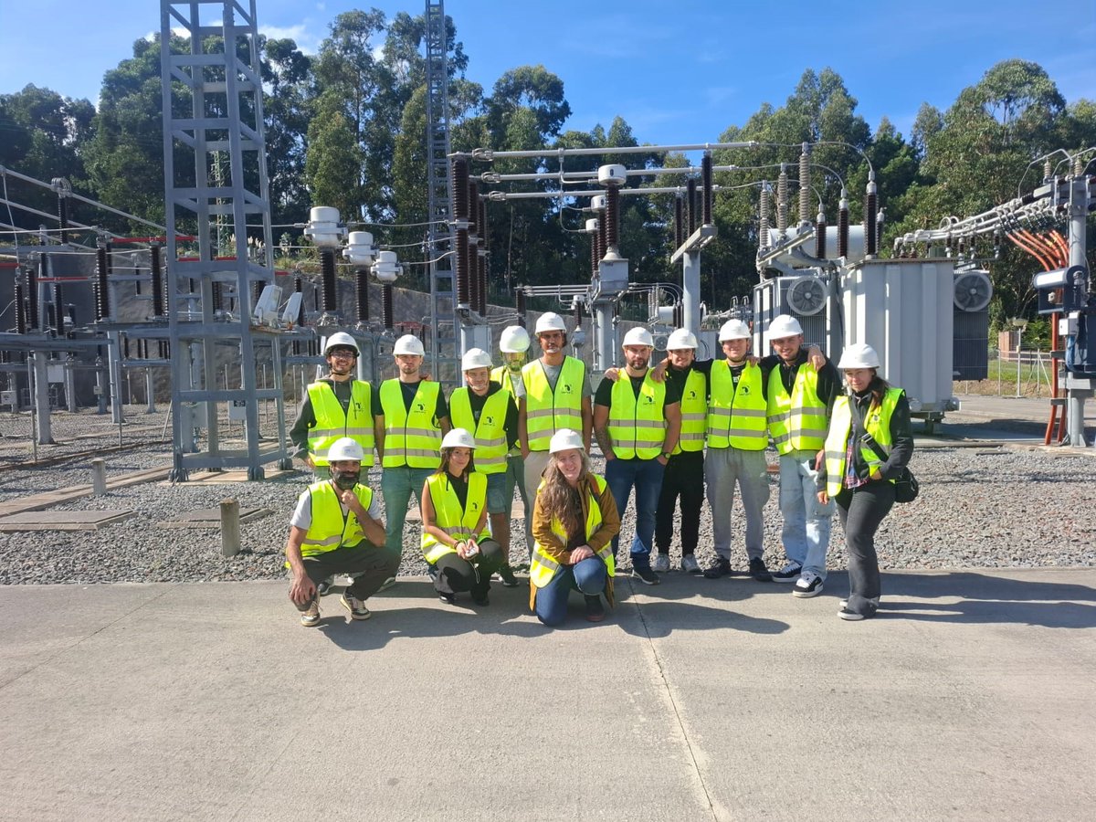 Students from the advanced Renewable Energy course at LHFP Santurtzi visited the BiMEP marine facilities, where they learned about the tests and projects being carried out, as well as the job prospects in the field of renewable energy.