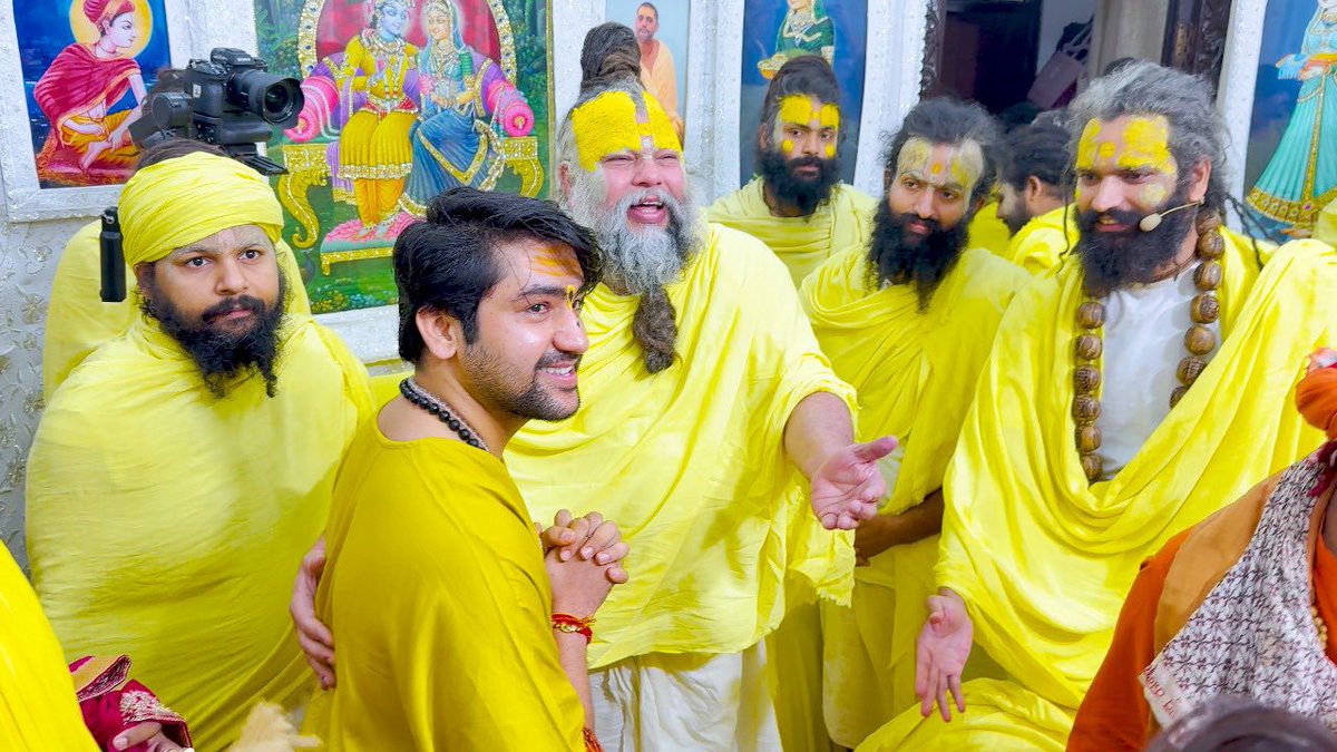 bageshwardham's tweet image. मनोरम दृश्य…माँ भारती के दो सनातनी सपूत एक संग…संत मिलन…पूज्य प्रेमानंद जी महराज के संग पूज्य सरकार का आध्यात्मिक संवाद…पूज्य सरकार ने पूज्य महाराज जी को आगामी “सनातन हिंदू एकता पदयात्रा” के लिए आमंत्रित भी किया और मार्गदर्शन भी लिया….