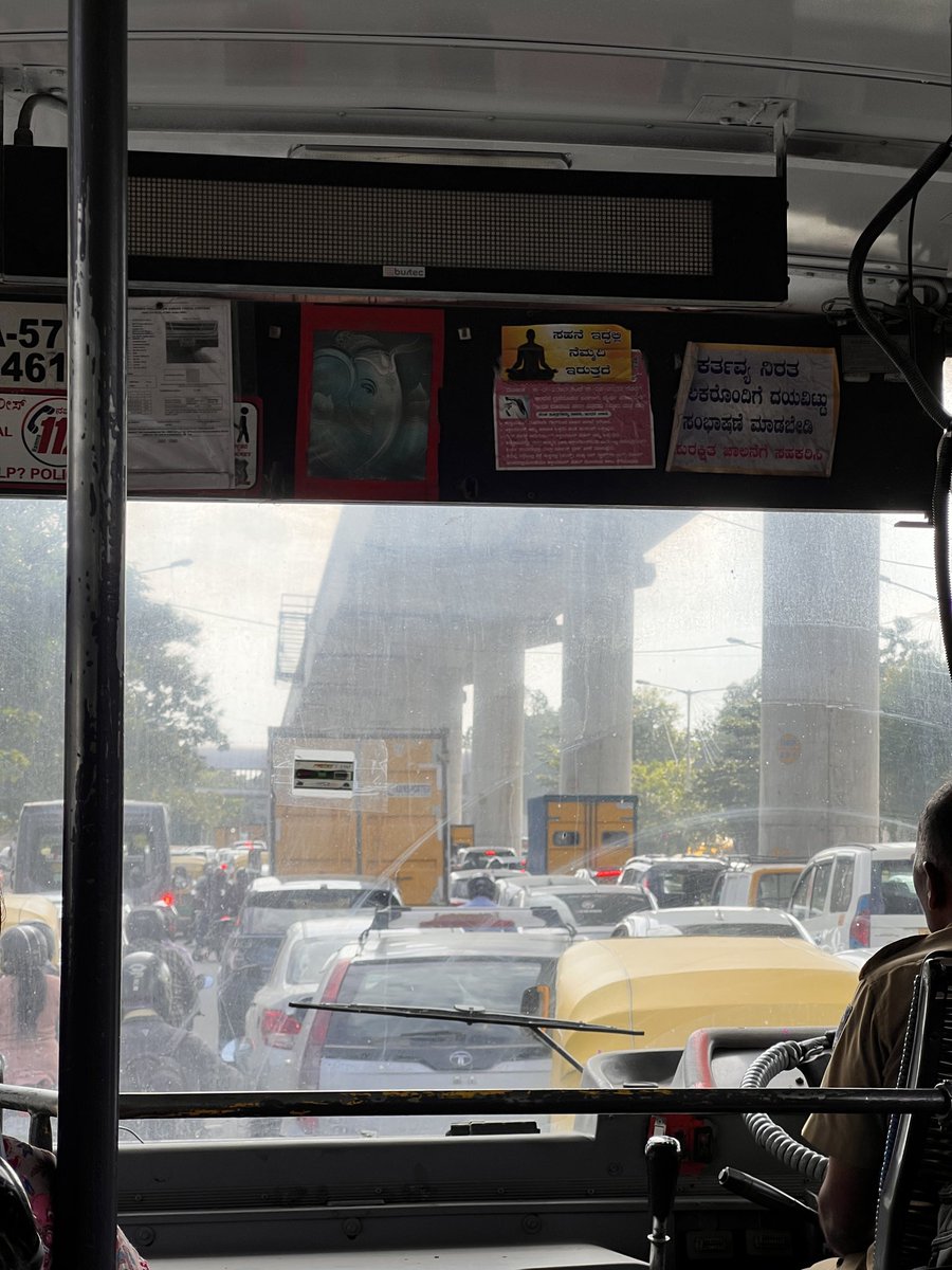 pttmjmdr's tweet photo. Is there ANY DAY & TIME/DURATION in this #godforsaken #shithole of a city when there is NO traffic? This pic is at 2.30 pm & on ORR. #siliconvalleyofindia #Bengaluru #Bangalore #NammaBengaluru #IThub #ITcapital #Karnataka @CivicOp_india @bengalurupost1 @karnatakaportf @0RRCA https://t.co/gh3NUKevfL