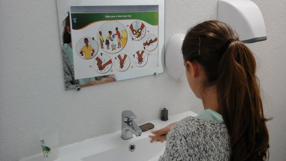 Fêtons la Journée Mondiale du #lavagedesmains, le 15 octobre. Nos projets rendent possible ce geste simple et efficace pour lutter contre les maladies.