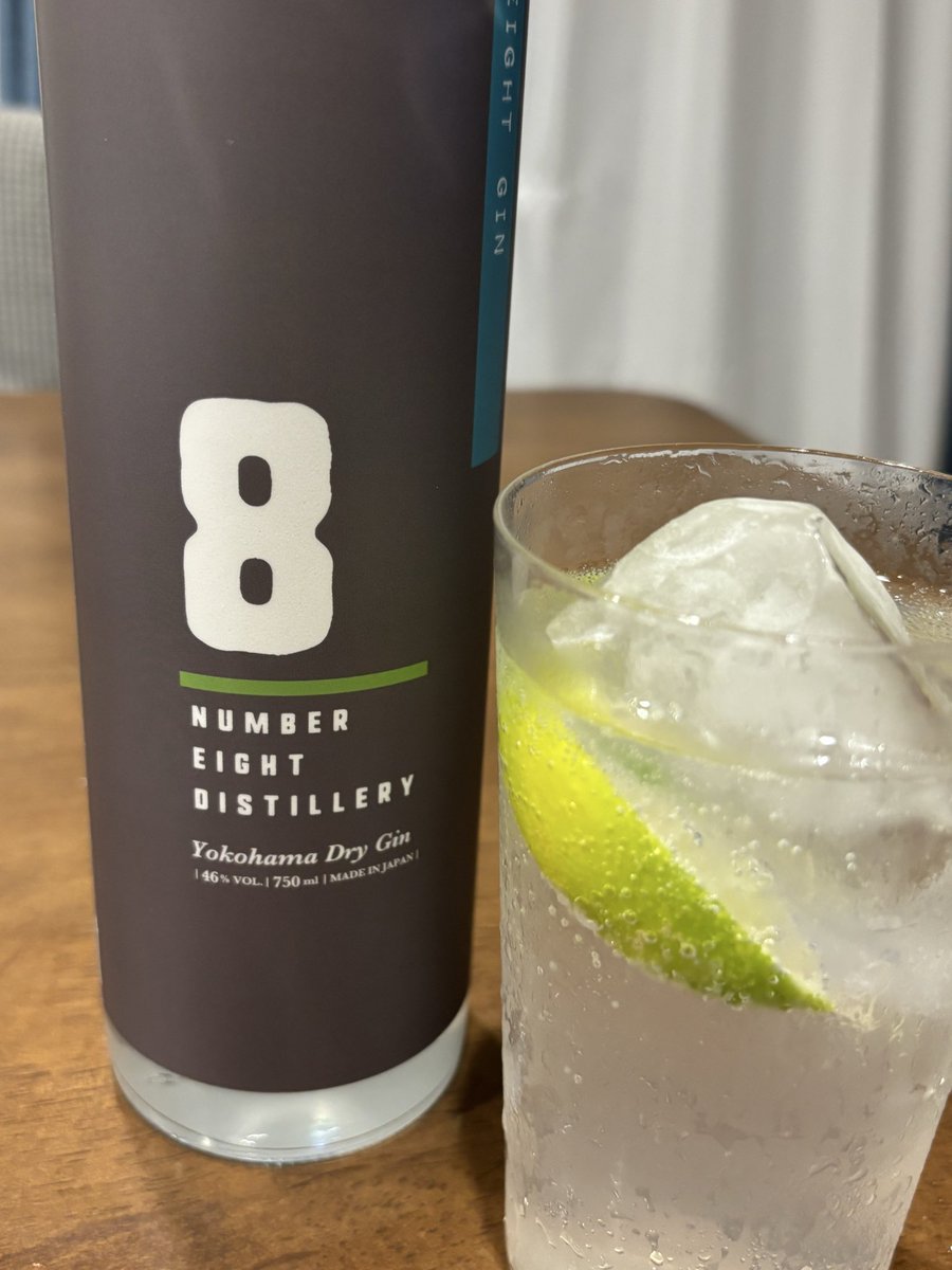 CatsTail_DOL's tweet image. 皆様今日も一日お疲れ様でーす❗️
早速 #晩酌 LINKSTART💫

昨日少し話題に上がったやつ〜
 #NUMBER8 ジン❣️🍋‍🟩ライムを添えて✨
割り材は #FEVERTREE の
プレミアムインディアントニックウォーター
 
マジで超爽やか🍸
感謝の🥂𓂃乾ෆ⃛杯𓂃🥂