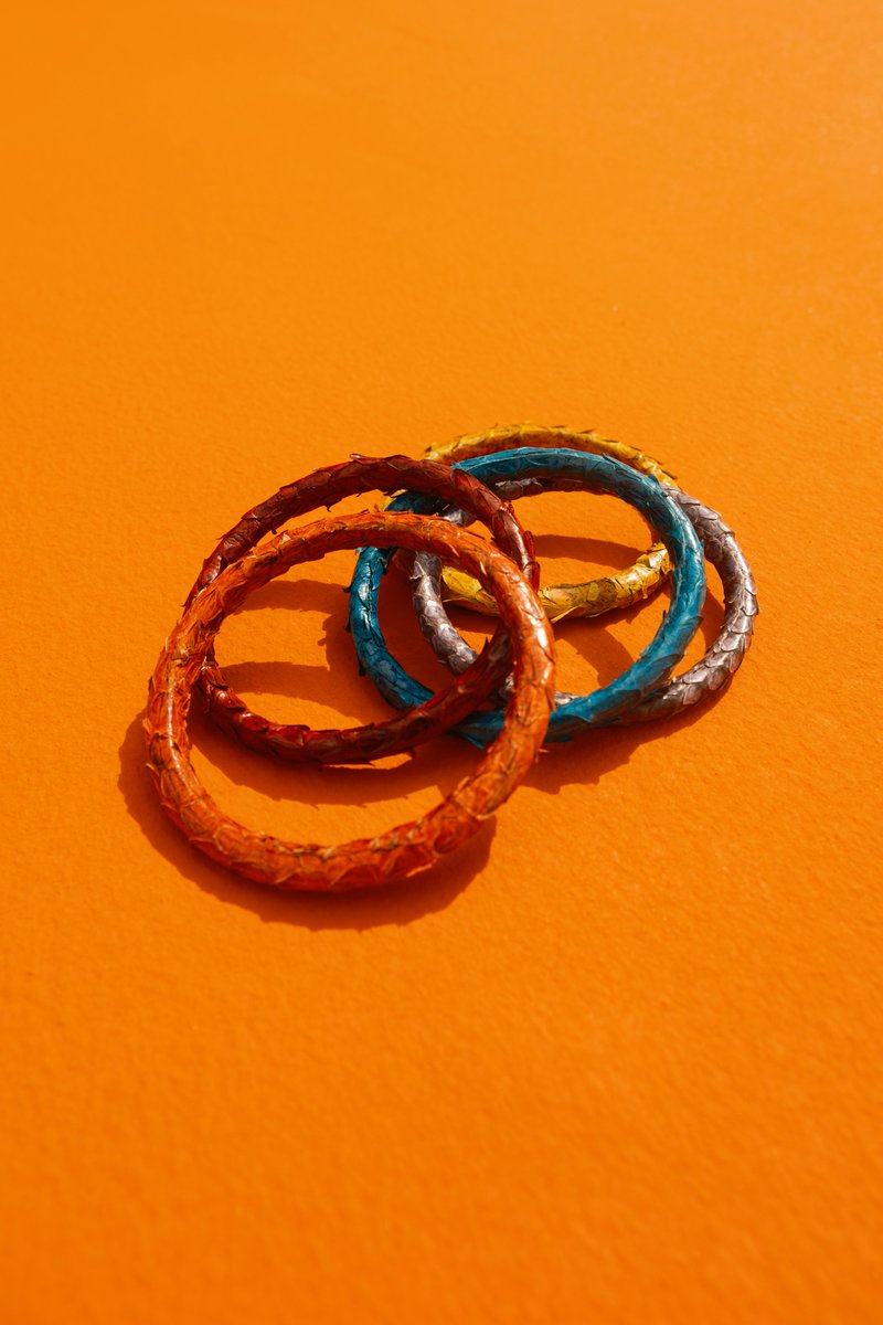 Temple_Muse's tweet photo. Explore stylish stackable bracelets in a variety of colours https://t.co/ZAUcbK18b0