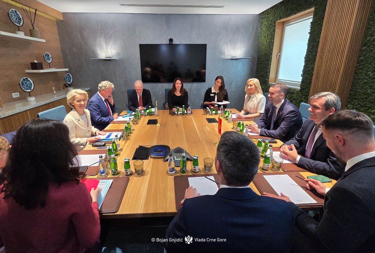 Sjajna razmjena mišljenja sa predsjednicom Evropske komisije Ursulom fon der Lajen! 🇲🇪🇪🇺

➡️Zadovoljstvo je čuti nedvosmislene pohvale za naša dostignuća na evropskom putu u posljednje dvije godine. Takva ohrabrenja dodatno uvjeravaju da ćemo do 2028. postati članica EU.