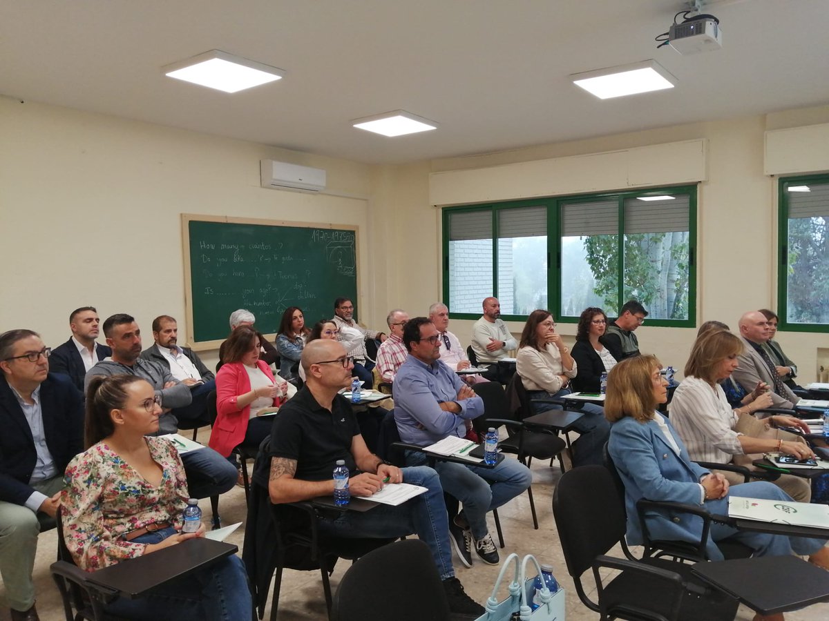 CSIF CIUDAD REAL (@csifciudadreal) on Twitter photo 👉Una treintena de delegados de CSIF se han dado cita hoy en Ciudad Real para participar en las Jornadas de Prevención de Riesgos Laborales organizadas por el sindicato
👉 Las jornadas continuarán mañana abordando, entre otros, los accidentes de trabajo
#csifsiempreatulado 💚 👉Una treintena de delegados de CSIF se han dado cita hoy en Ciudad Real para participar en las Jornadas de Prevención de Riesgos Laborales organizadas por el sindicato
👉 Las jornadas continuarán mañana abordando, entre otros, los accidentes de trabajo
#csifsiempreatulado 💚