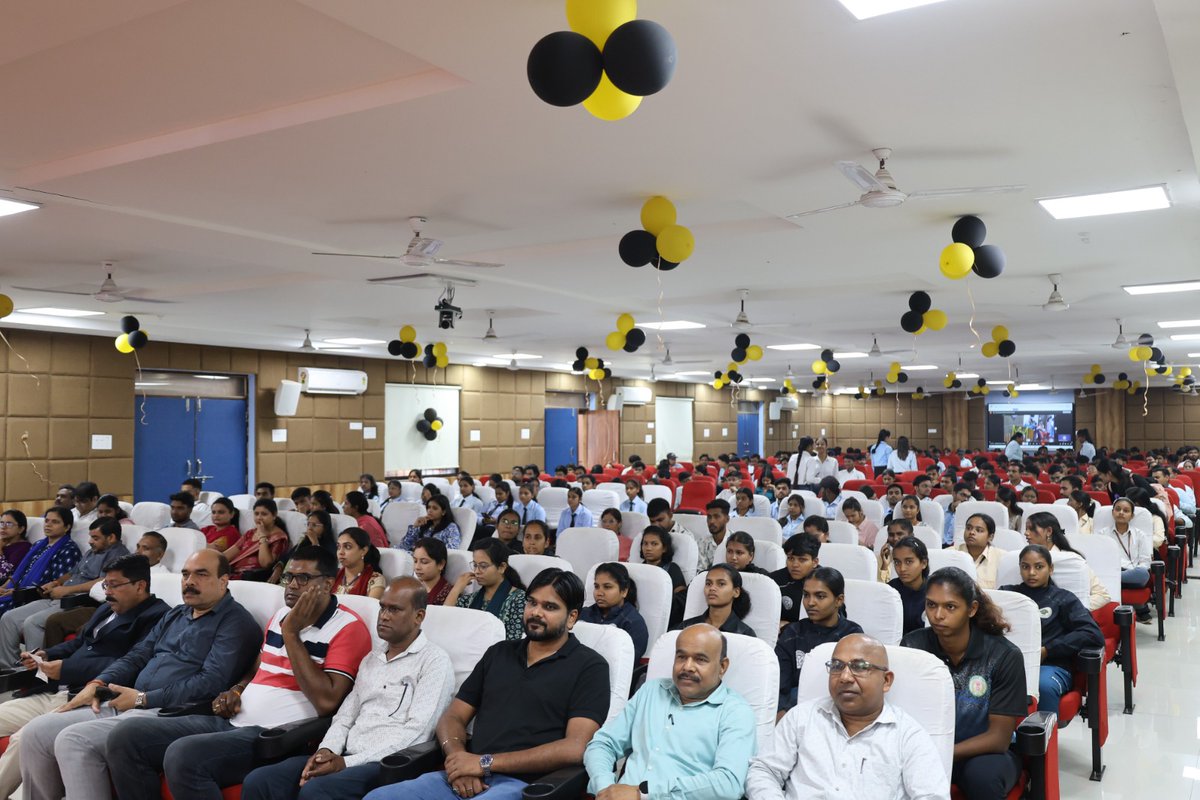 RrrlfKolkata's tweet image. A National Seminar on “Library for Research” was organised at Atal Bihari Vajpayee Vishwavidyalaya Bilaspur, Chhattisgarh with the financial assistance of @RrrlfKolkata .
 #BooksforAll
#LibrariesforAll