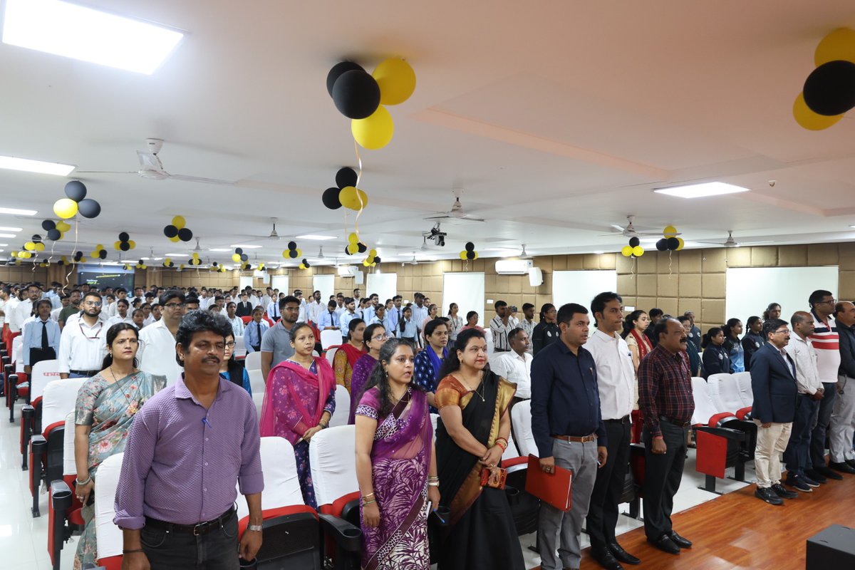 RrrlfKolkata's tweet image. A National Seminar on “Library for Research” was organised at Atal Bihari Vajpayee Vishwavidyalaya Bilaspur, Chhattisgarh with the financial assistance of @RrrlfKolkata .
 #BooksforAll
#LibrariesforAll