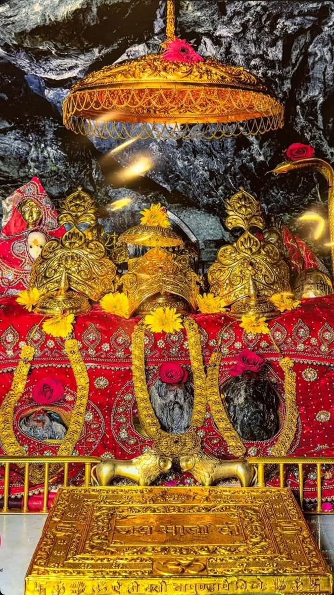 bhumidixit__'s tweet image. माता वैष्णो देवी जी के दिव्य अलौकिक दर्शन !