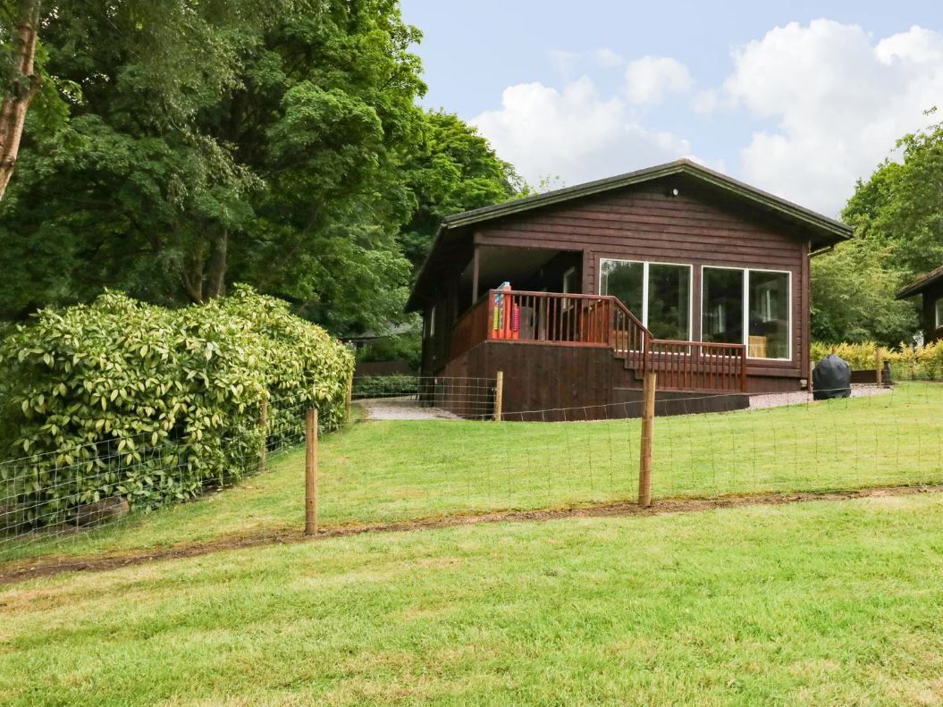 🌿 Rudyard Lake Lodges are set in the historic village of Rudyard, in the beautiful county of Staffordshire. These delightful self-catering lodges offer charming views of sunny meadows gently leading down to Rudyard Lake.

Accepts 🐶 🐈
weacceptpets.co.uk/Staffordshire/…

#RudyardLakeLodges
