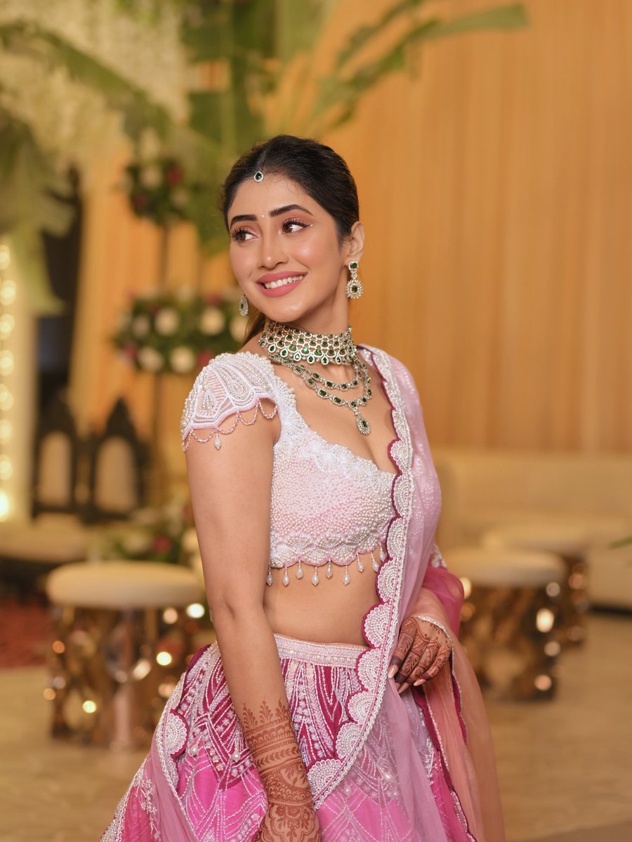 Congratulations shivi for 10M IG family and many more to come 🥳💃🏻 
#ShivangiJoshi  <a href="/shivangijoshi10/">Shivangi Joshi</a>
