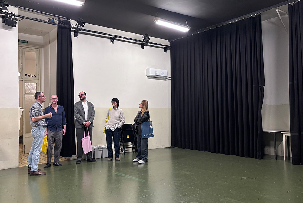 La trobada de traducció entre el català i el maltès d'aquesta setmana a la Beckett reuneix els traductors David Cabrera-Sanchez, Marie Lou Camilleri, Dustin Langan i Kat Storace amb els autors teatrals Lluïsa Cunillé (Catalunya) i Lon Kirkop (Malta).