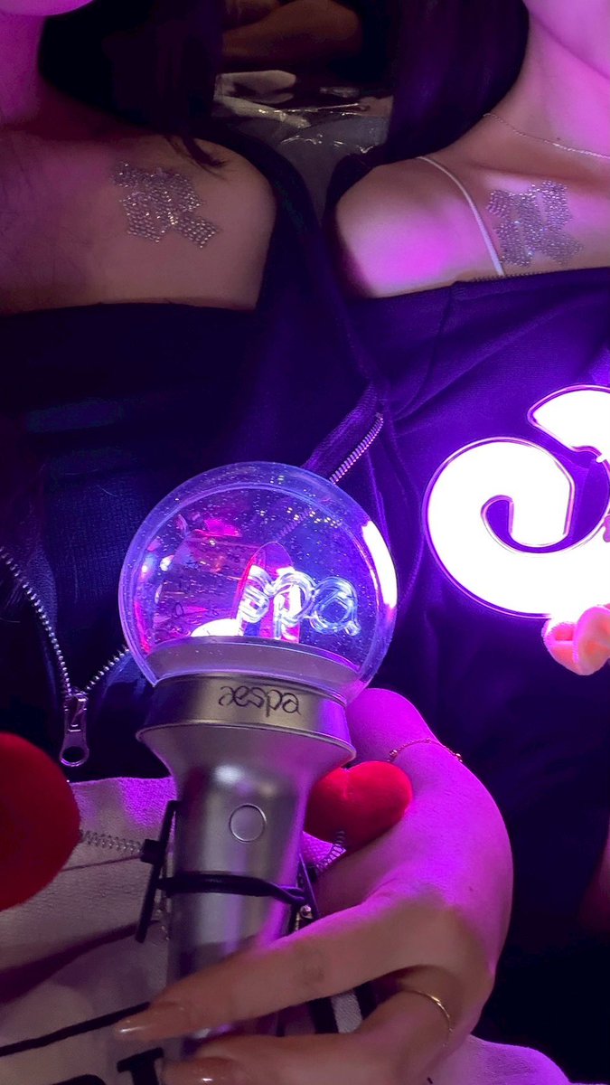 Ⓜ️oM𓂃 ★⋆ tweet media