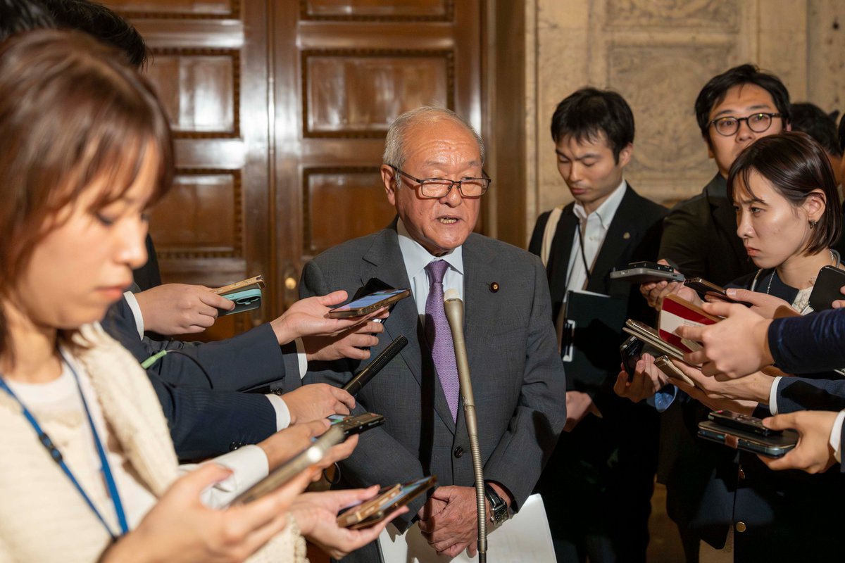 jimin_koho's tweet image. 鈴木俊一幹事長 ぶら下がり会見
国民民主党との幹事長会談を受けて
【質疑応答】令和7年10月14日(火)
Q:TBSです。国民民主党の榛葉幹事長との会談を終えて、具体的にどういったお話をされたか、内容を教えてください。…