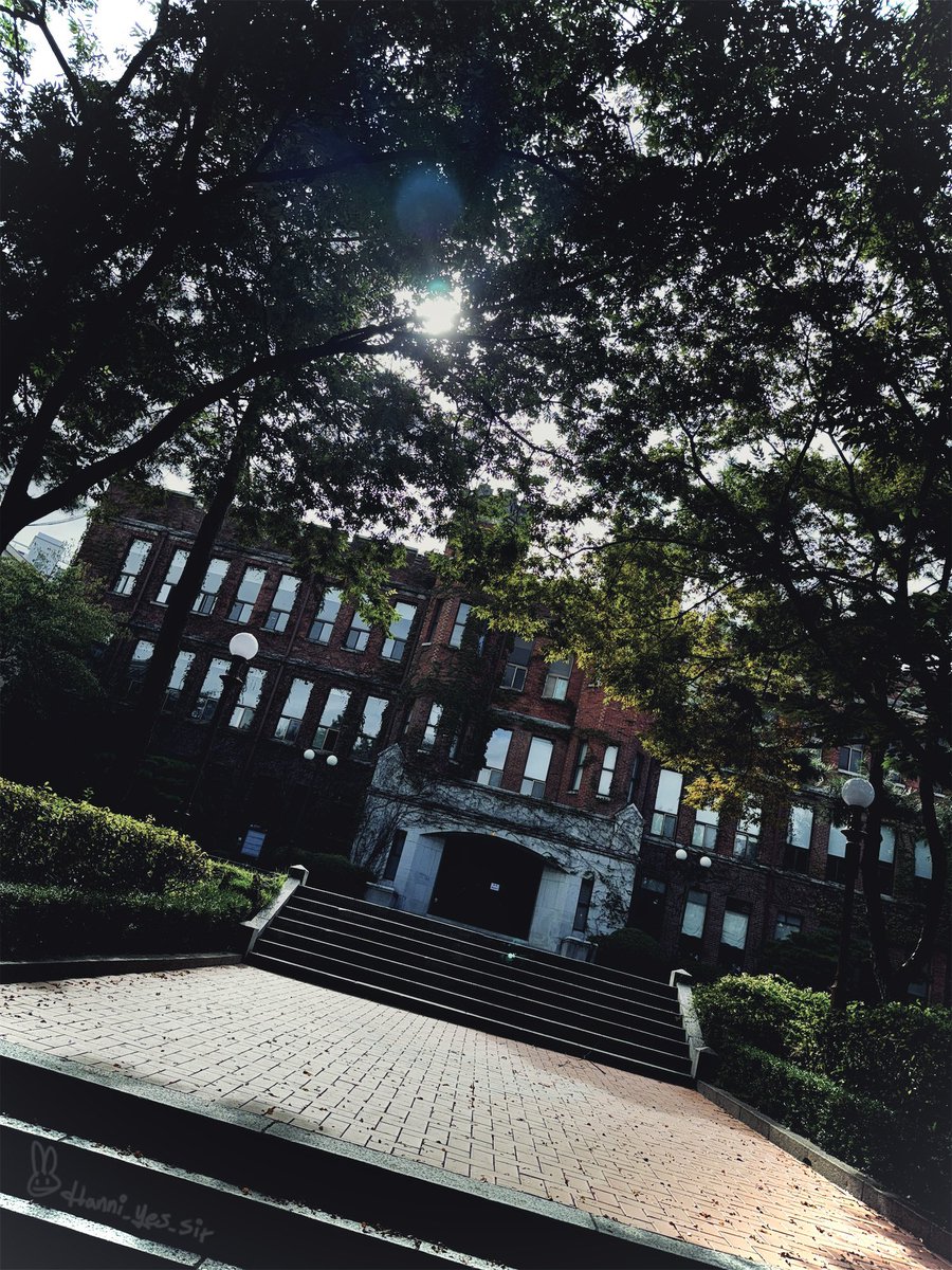 Hanni_yes_sir's tweet photo. #minji #hanni #daniell #haerin #hyein
Photo shoot at the filming location of NewJeans’ “Ditto” _1 School https://t.co/lLlRbEsiUK