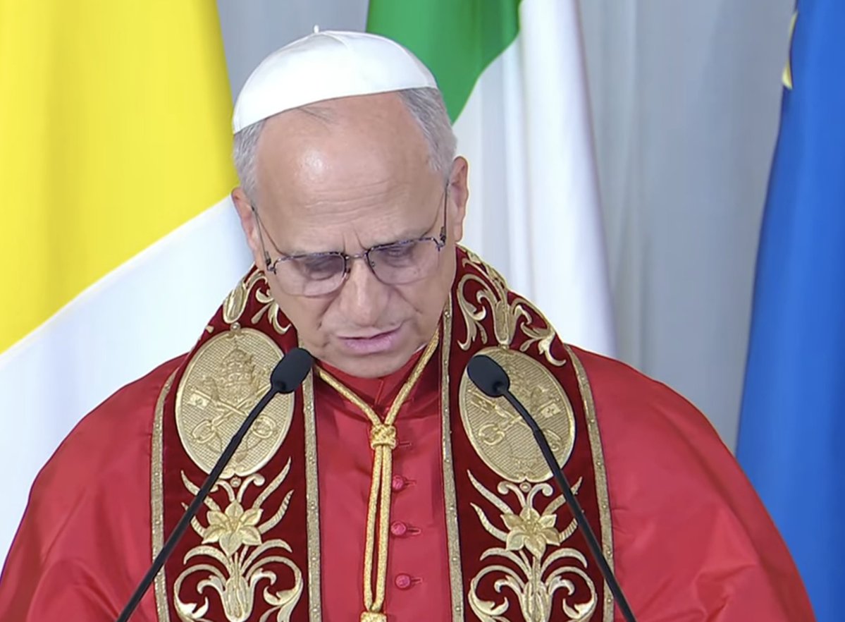 matteomatzuzzi's tweet image. Papa: "C’è una certa tendenza, in questi tempi, a non apprezzare abbastanza, a vari livelli, modelli e valori maturati nei secoli che segnano la nostra identità culturale, addirittura a volte pretendendo di cancellarne la rilevanza storica e umana. Non disprezziamo ciò che i…