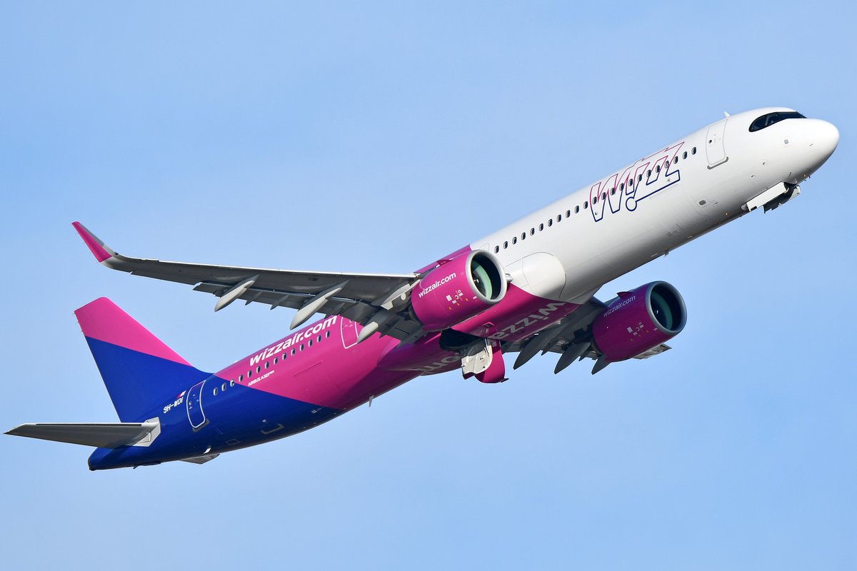 ⚠️ Wizz Air operará una nueva ruta entre Podgorica y Barcelona.👇 

📆 A partir del 1 de junio de 2026.

🗓 3 vuelos semanales (1-3-5--)

✈️ Operada con Airbus A321neo de 239 plazas.

🏢 Nuevo destino, país y aeropuerto desde Barcelona-El Prat.
