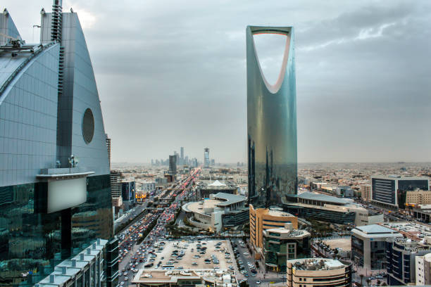 في صمت الليل تهمس الروح بأسرار الكون 🌙 

#فضفضة_المشاعر 

#بوح_الخاطر

#ريع_منتظم