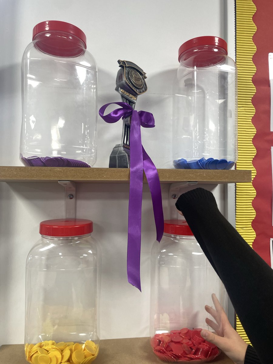 The house reading competition is heating up. Dragon are current cup holders but Phoenix are currently in the lead. Keep reading!! Let’s get more token in the jars!!