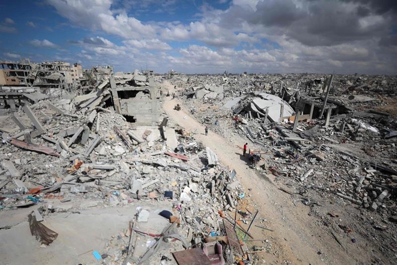 It didn't take long 
Three Palestinians were killed after Israeli quadcopter drones opened fire on residents inspecting their homes in the Shujaiyya neighborhood, east of Gaza City. #GazaCeasefire