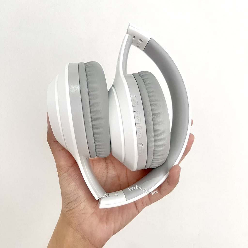 headphone low budget: suaranya jernih dan bassnya oke banget!!