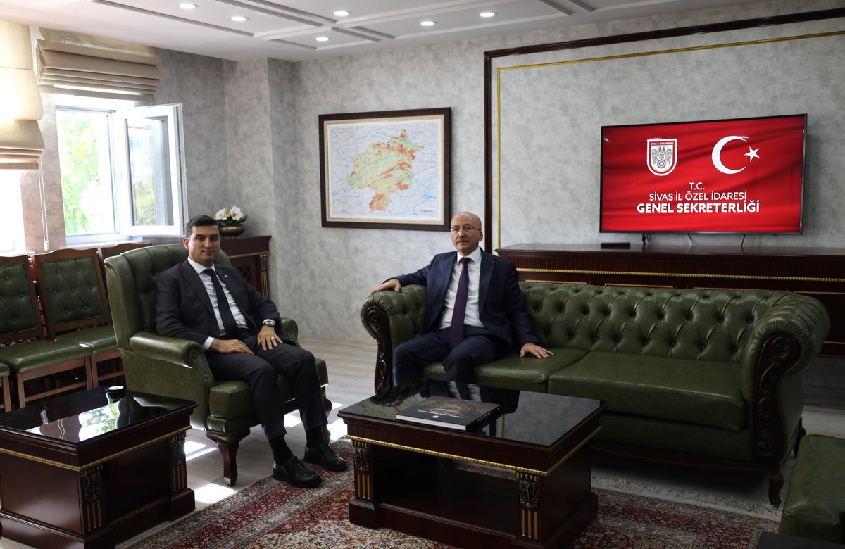 Devlet Malzeme Ofisi (DMO) Genel Müdürü Sn.Şinasi Candan,
Vali Yardımcımız / Genel Sekreterimiz Sn. Halil İbrahim Yeşilyurt’u makamında ziyaret etti.

Ziyarette, kurumlar arası iş birliği ve yürütülen çalışmalar hakkında değerlendirmelerde bulunuldu.