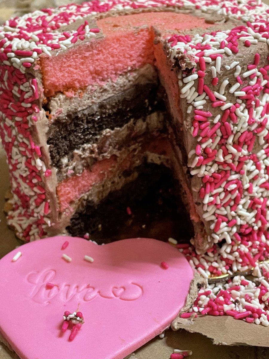 wjwheeler54's tweet image. Good 🌮 Tuesday morning. It’s National I Love You Day, FRUMP Day, Chocolate-Covered Insect Day, Dessert Day (fav?), Real Sugar Day and Face Your Fears Day. Have a terrific day. Don’t worry. Be happy. Pray, encourage & support. You are loved and we are Blessed. 🇺🇸