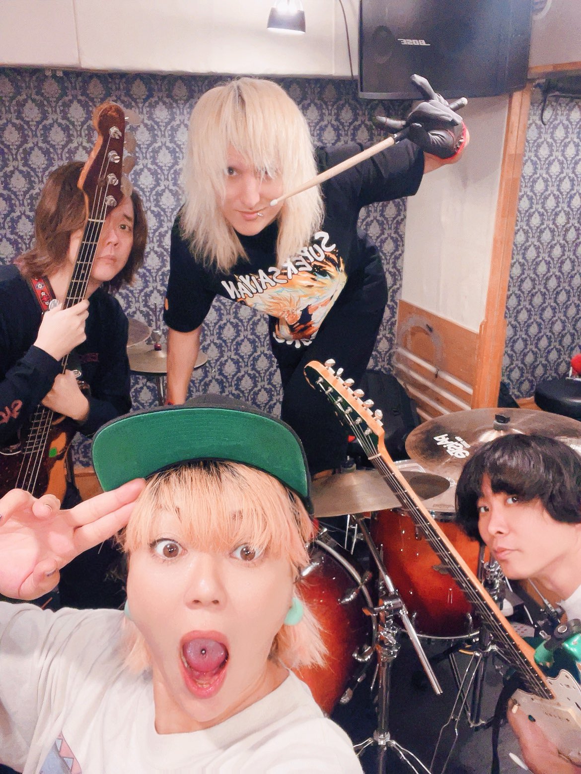 CHARGEEEEEE (@CHARGEEEEEE) / X