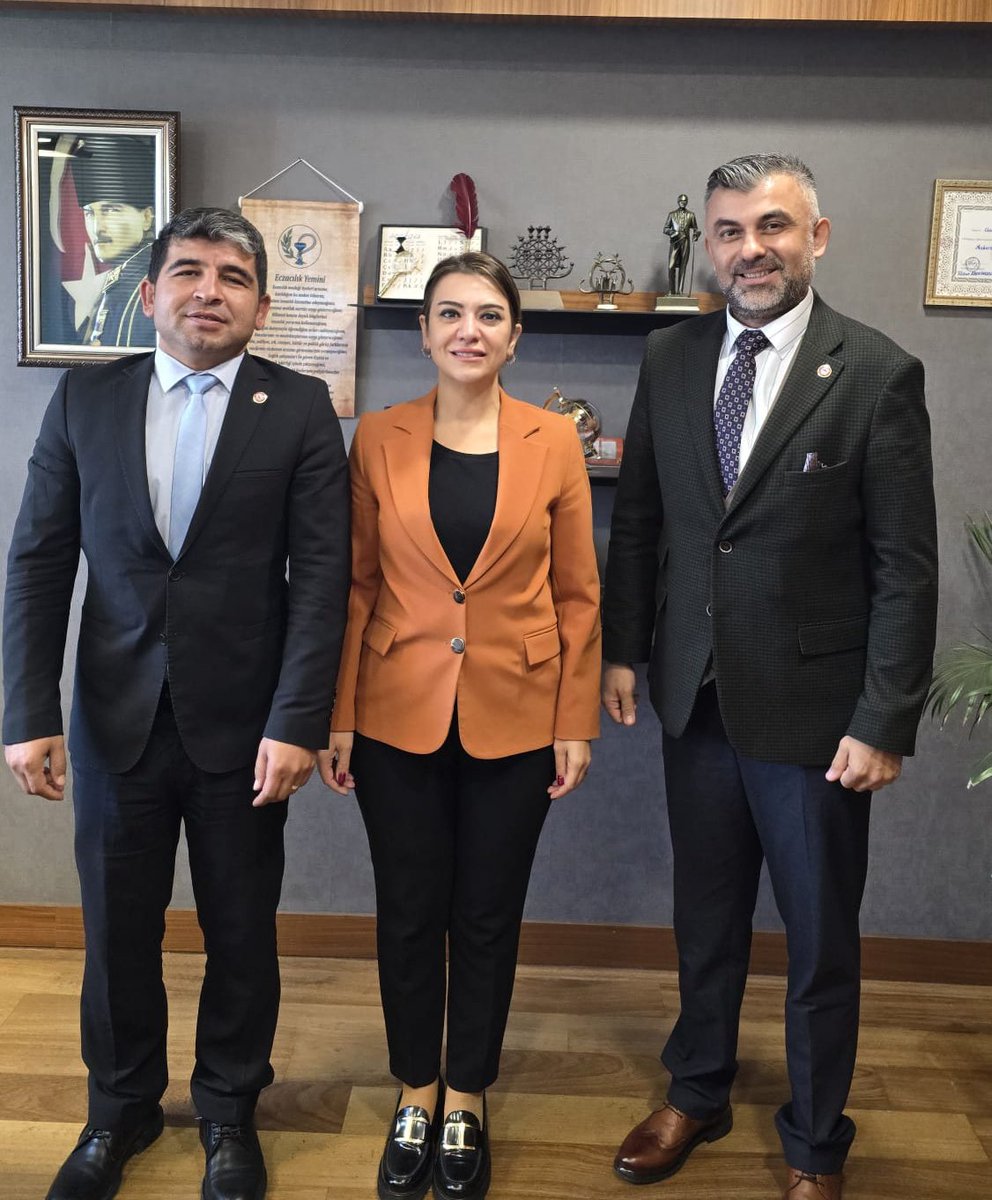 Üniversite idari personelinin tayin ve yükseköğretim tazminatı sorunu ile memur maaş zammında TBMM'nin devreye girmesi için Gazi Meclis'imizde çalışmalarımızı hızlandırıyoruz. 
Tüm partilere ziyaretlerimizi yaparak idari personelin  ve memur maaş zammı taleplerini anlatmaya devam