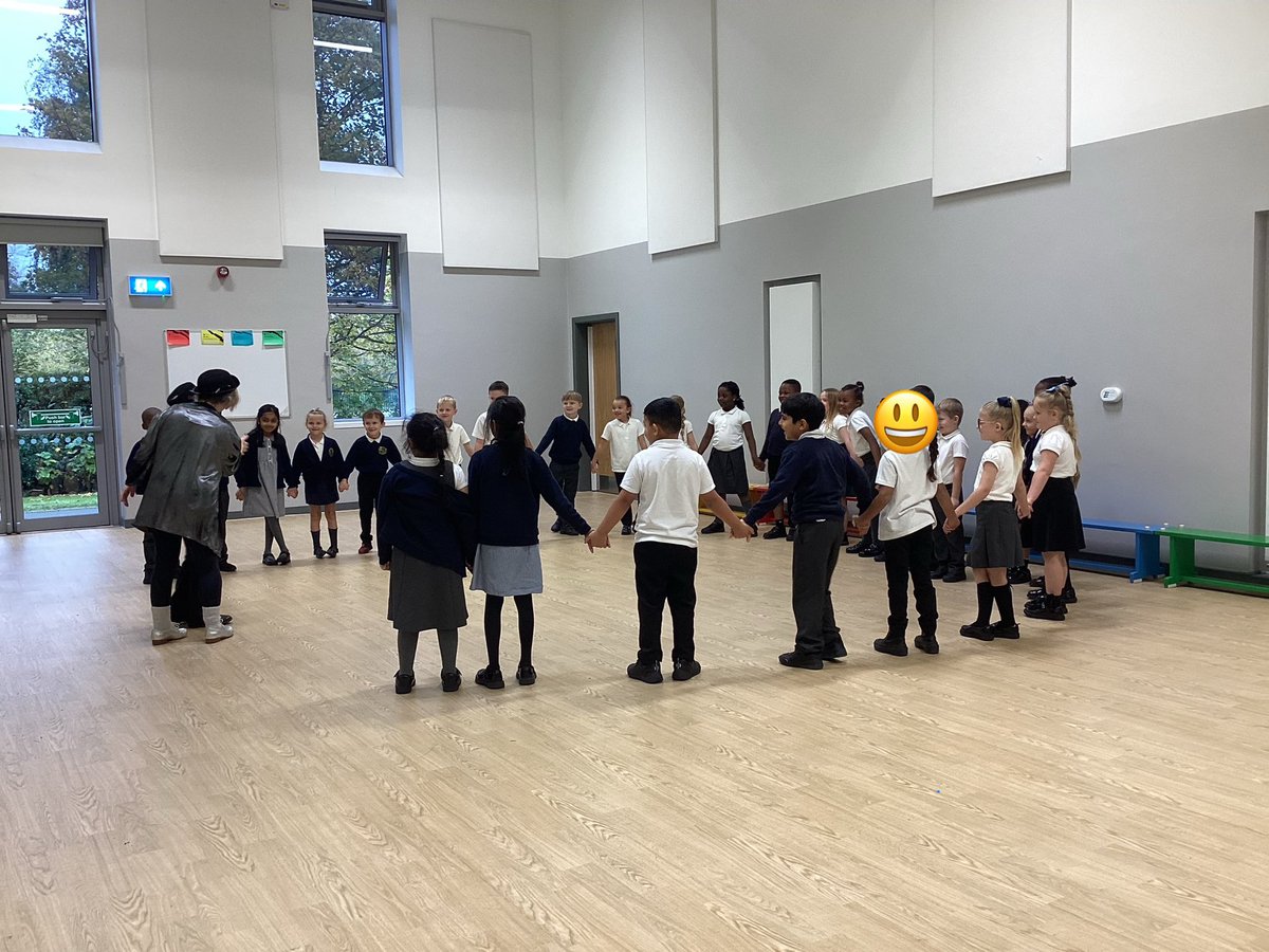 YewTreeSandwell's tweet image. Year 2 have loved the amazing @Freshwater_TIE coming to bring our Movers and Shakers topic to life. The children have developed a great knowledge of Christopher Columbus and Neil Armstrong @Cornerstonesedu #learningwithoutlimits
