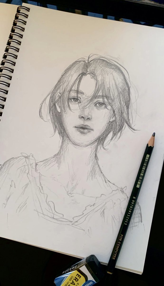 Litzapret's tweet photo. #sketches https://t.co/n81OccnouQ