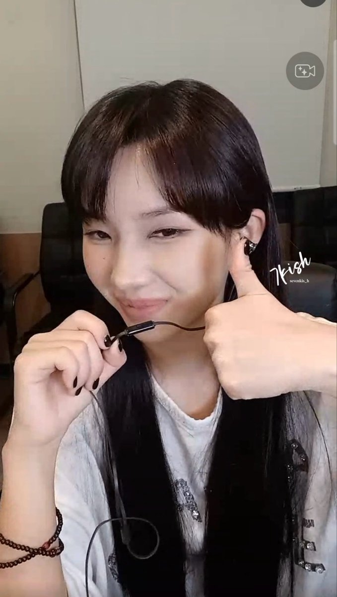 sevenkis_h's tweet image. #소연아잘자

언니 오늘 너무 예뻤어요! 소연 언니는 매일 예쁘지만, 오늘은 특히 더 예뻤어요ㅋㅋ
오늘 언니 만날 수 있어서 너무 좋았어요!
한국어 칭찬도 해줘서 진짜 힘 났어요ㅋㅋ
앞으로도 더 열심히 공부할게요~ 언니 고마워요 💗