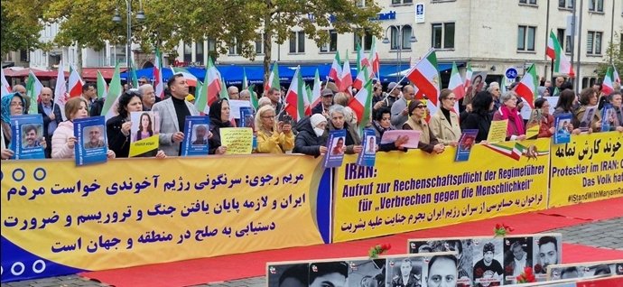 آکسیون ایرانیان آزاده همزمان با روز جهانی علیه مجازات اعدام در واشنگتن، کلن، تورنتو، سان فرانسیسکو، هامبورگ، اسلو، پاریس، مالمو، فرانکفورت، هوستون، ونکوور
#فوری
#قیام_جواب_اعدام
#آتش_جواب_اعدام
#StopExecutionsInIran👇

news.mojahedin.org/id/b4420994-ca…