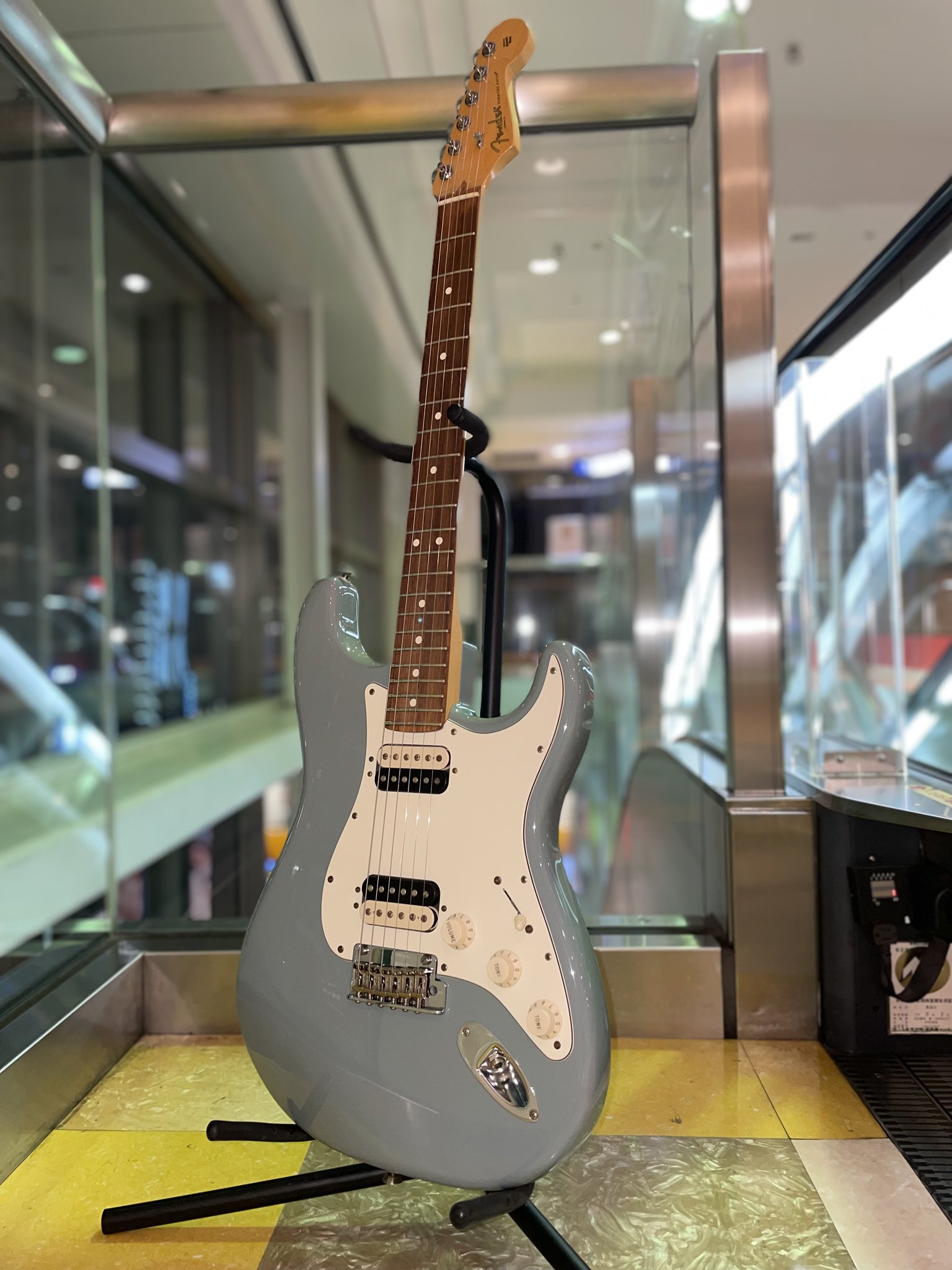 Fender ブラック ほとんど使われていません Fender ブラック ほとんど使われていません Fender ブラック