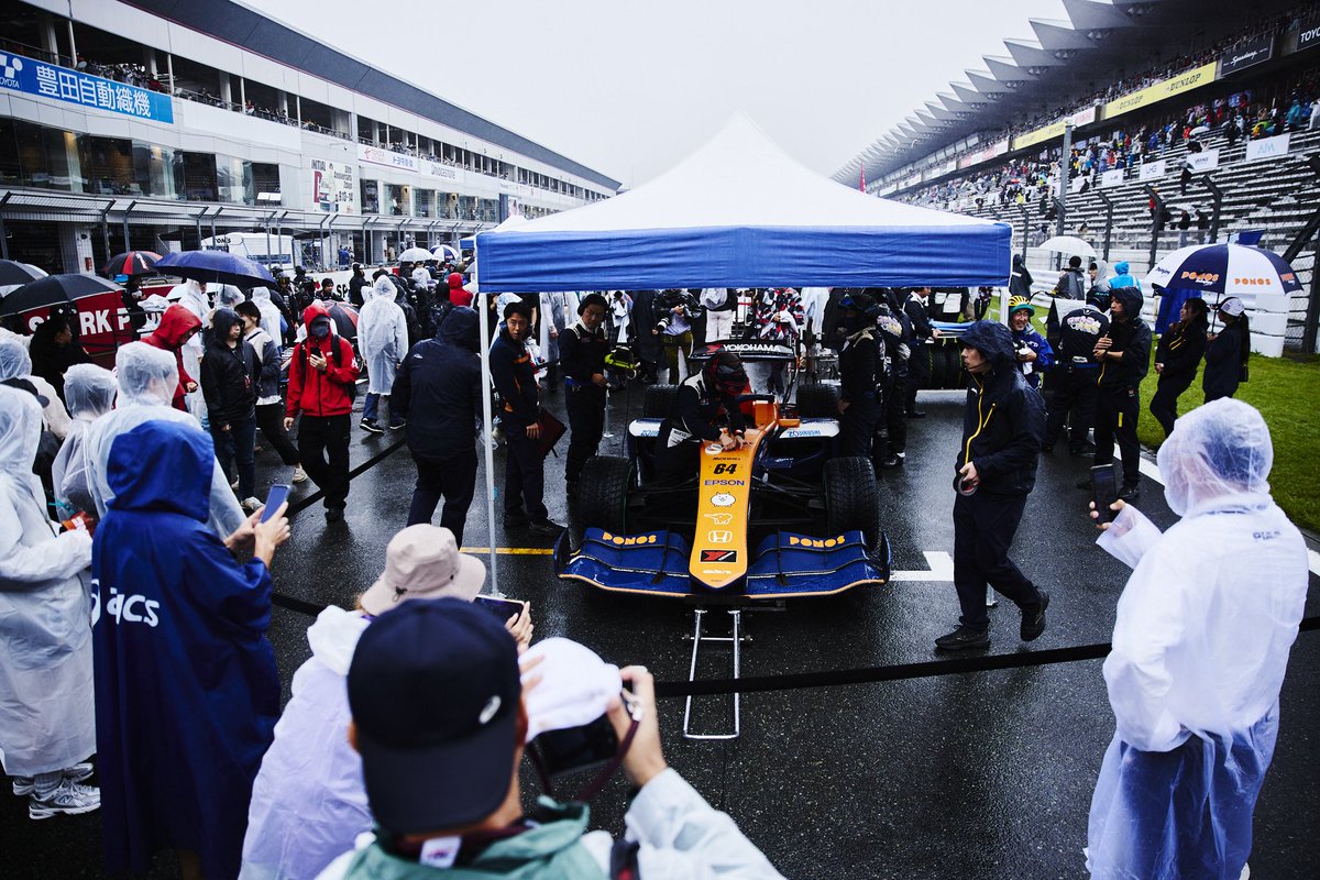 SF富士大会は天候が優れず2レースともグリーンフラッグで走れませんでした😭

FPやQFではコンディションが変わっても速さを維持できたのは非常にポジティブでした!

レースができないの事は凄く悔しかったし、お客様にも申し訳ない気持ちでいっぱいです。

残るは最終戦、更に上を目指して挑みます👊