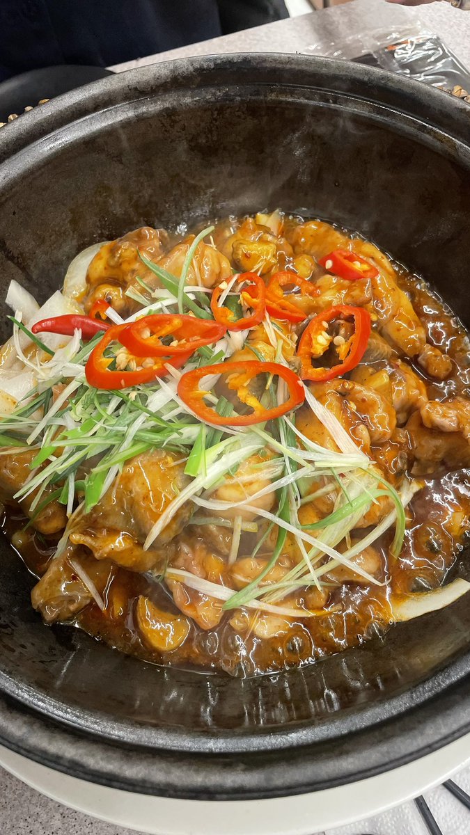 삼오빠식당 / 홍대입구
요즘 홍콩식 요리를 파는 식당이 많은데 그 중에서도 제일 괜찮다 느꼈던 곳. 
현지인들은 훠궈를 제일 많이 먹는 듯 하다.