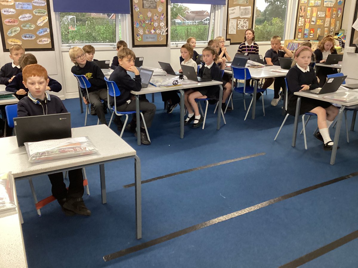 CamblesSchool's tweet image. Team 🐘 enjoyed the #barefootcomputing live lesson this morning about phishing. #camblesforthcomputing