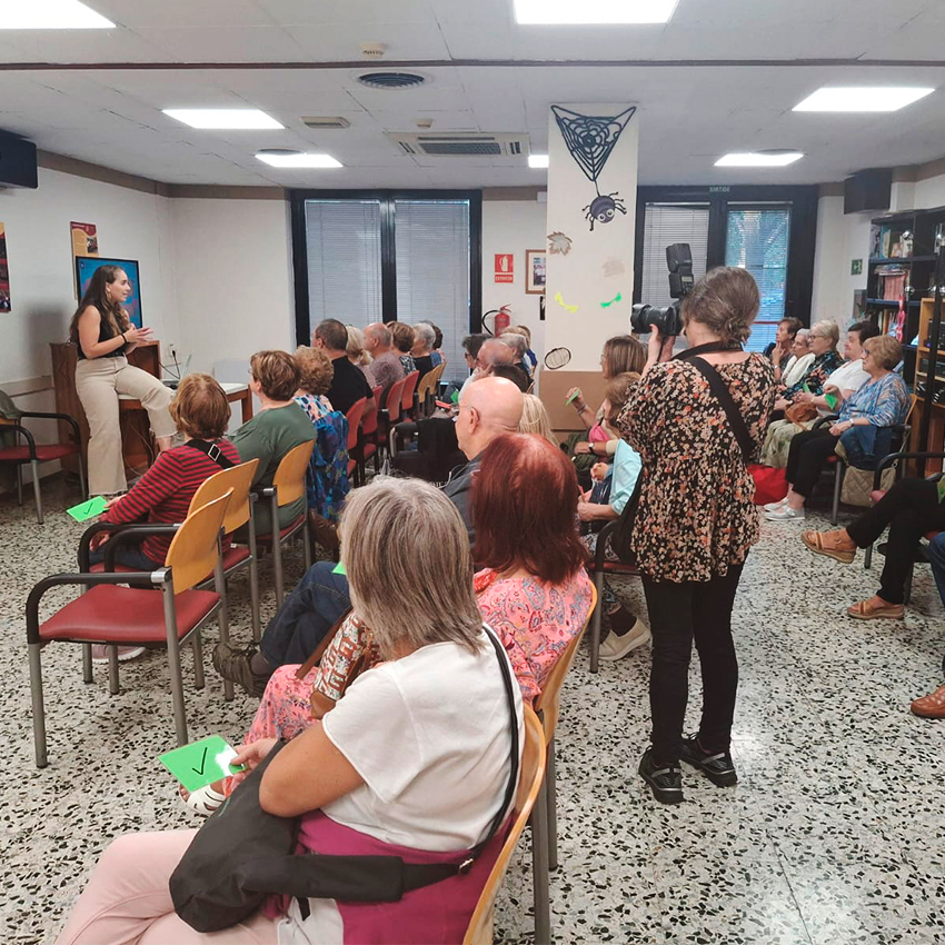 cmdParets's tweet photo. Xerrada sobre la prevenció de l'#alzheimer al #CasaldavisSantJordideParetsdelVallès a càrrec d'Anna Benedicto, #psicològa del nostre centre i s'enmarca en el #programadactivitats de #commemoraciódelaSetmanadelaSalutMental 

#cmdparets #centremèdicidentalparets #salutmental https://t.co/KOc4Fl8dLq