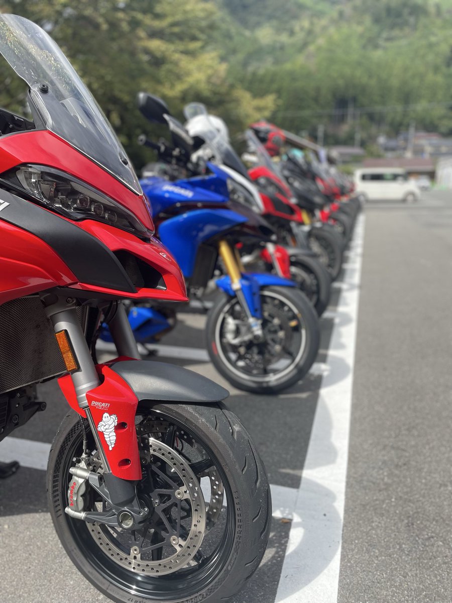 rinpeg31's tweet photo. 過日、開催された
MULTISTRADA Meeting 美山京都
20台ものムルティ乗りが集まりました‼️

#ducati
#ducatikyoto
#ドゥカティ
#MULTISTRADA
#MULTISTRADAV4RS
#ムルティストラーダ
#DUCATIPERFORMANCE
#MULTISTRADAV4 
#繋がれDUCATIの輪2025
#京都
#ドゥカティ京都
#ドゥカティいいじゃん https://t.co/V6MaEIA9Uo