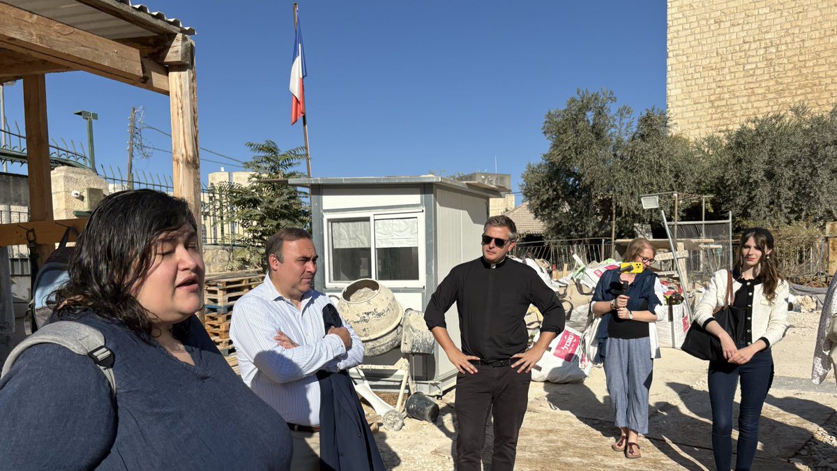 Cours de topographie au tombeau des rois. Offert à la France par la famille Pereire, le site a fait l’objet de recherches archéologiques par l’<a href="/EBAFJerusalem/">EBAF Jérusalem</a>.