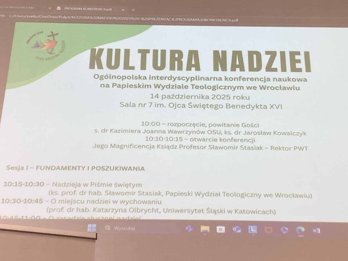 Siostra dr Joanna Kazimiera Wawrzynów, współorganizatorka konferencji - a przez kilka lat dusza cyklu "Wiara - kultura - kino" (i redaktor książek pokonferencyjnych w tej serii).