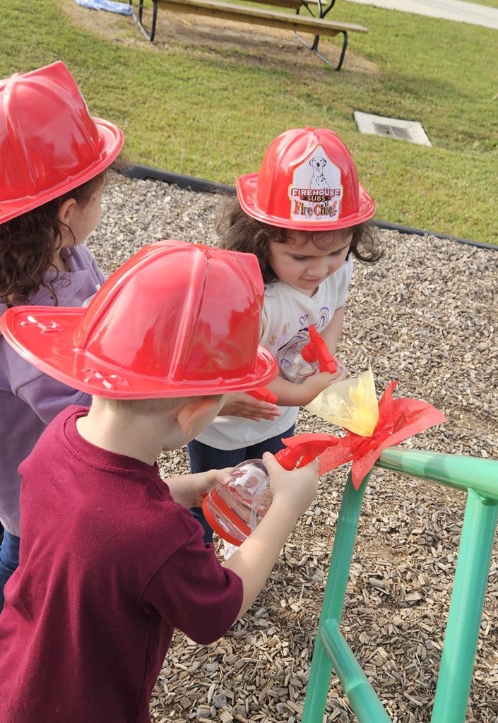 DCEsuperhornets's tweet photo. Some of our youngest Super Hornets learned all about fire safety during Fire Safety Week ๐ฅ๐ From knowing what to do in an emergency to practicing how to stay safe, theyโre becoming safety superheroes one lesson at a time! #LaunchintoLearning https://t.co/mdqsNTknrk