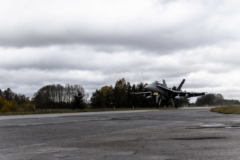 vseviov's tweet photo. Nothing to see here.

Just the Royal Canadian 🇨🇦 Air Force practicing landing at 🇪🇪 public highways.

#StrongerTogether https://t.co/qofwaeJ2xw
